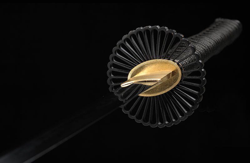 High-Carbon Steel Katana with Clay-Tempering & Green Scabbard