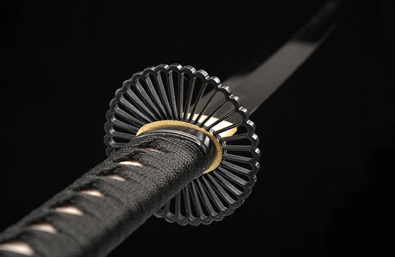 High-Carbon Steel Katana with Clay-Tempering & Green Scabbard